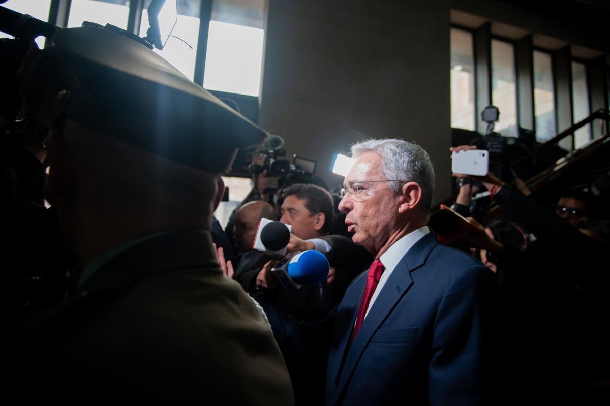 Expresidente de Colombia Álvaro Uribe hallado culpable por soborno y fraude procesal