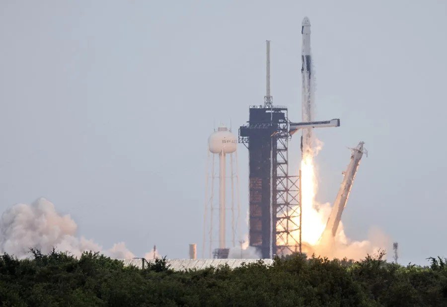 El lanzamiento de Crew-11 de NASA y SpaceX se realiza con éxito en su segundo intento con cuatro