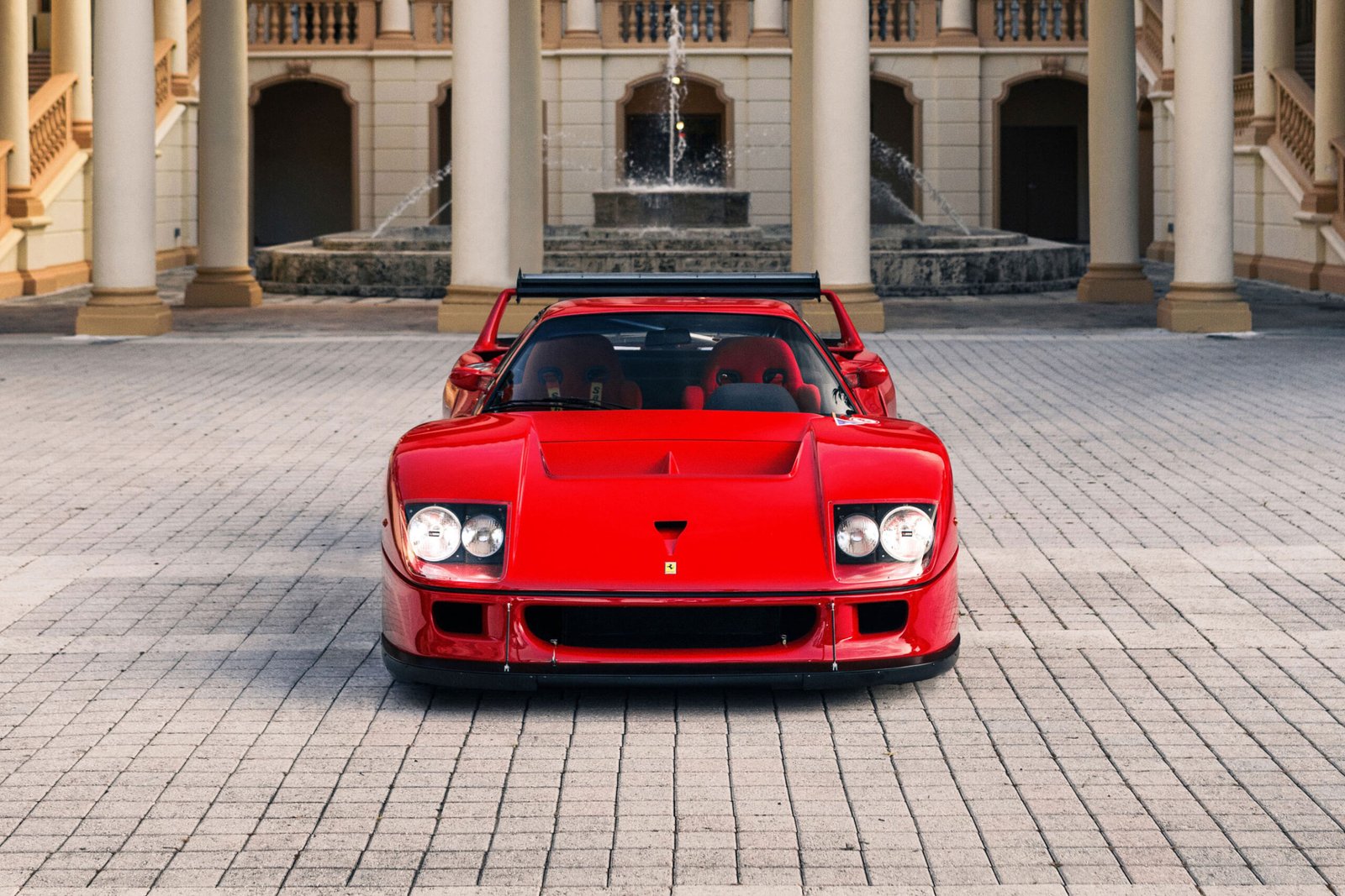 Una Ferrari F40 LM de 1993 se vende por 11 millones de dólares en RM Sotheby’s