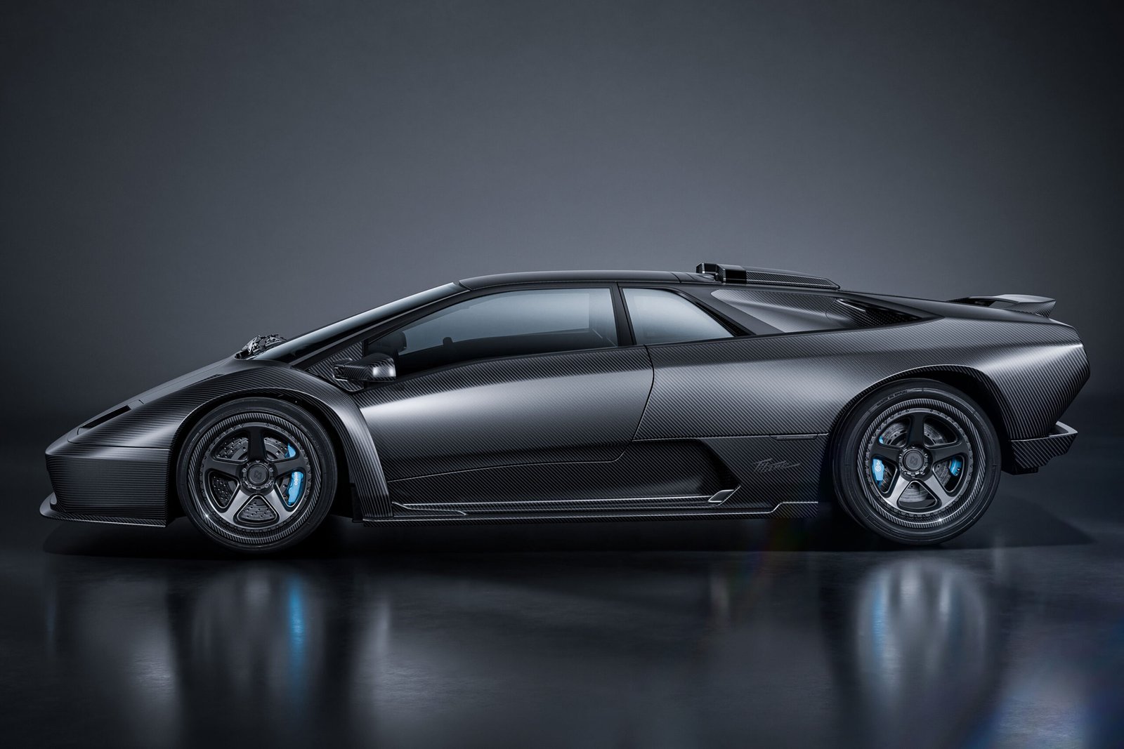 Eccentrica Pacchetto Titano: Lamborghini Diablo restomod radical y audaz