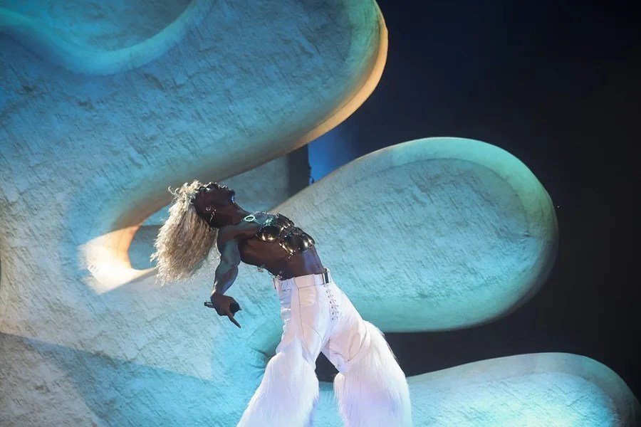 Lil Nas X es hospitalizado por una posible sobredosis tras un incidente con la policía