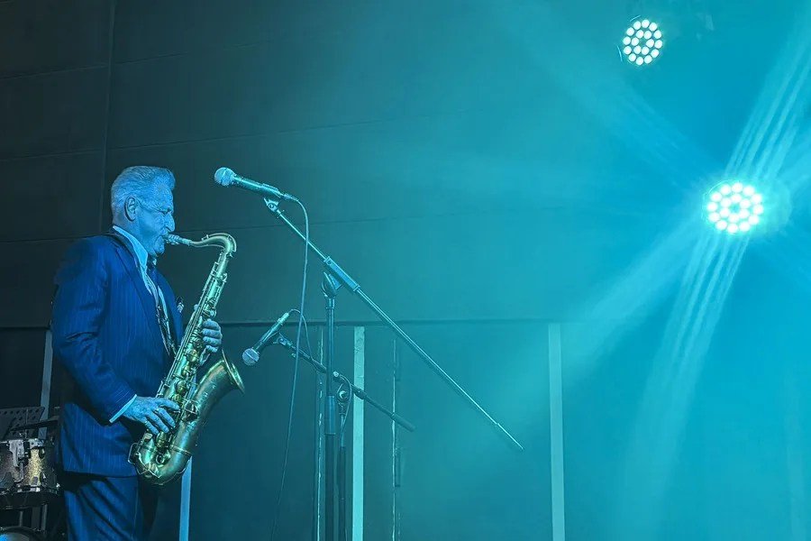 Ray Gelato: la escena del jazz es buena, pero los clubes y festivales generan ciertos problemas