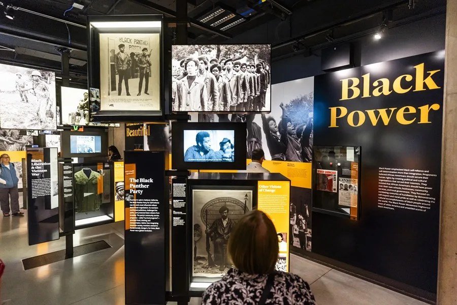 La Casa Blanca evaluará los museos Smithsonian para alinearlos con la visión de Trump, según WSJ