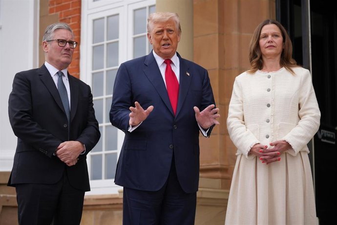 Trump anuncia que disminuirá el plazo de 50 días para que Putin implemente un alto el fuego en