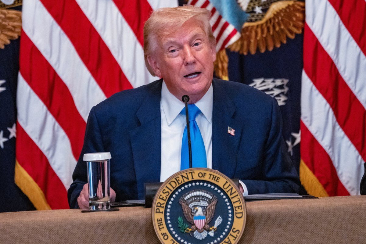 Trump insta a las farmacéuticas a reducir los precios de los medicamentos en Estados Unidos