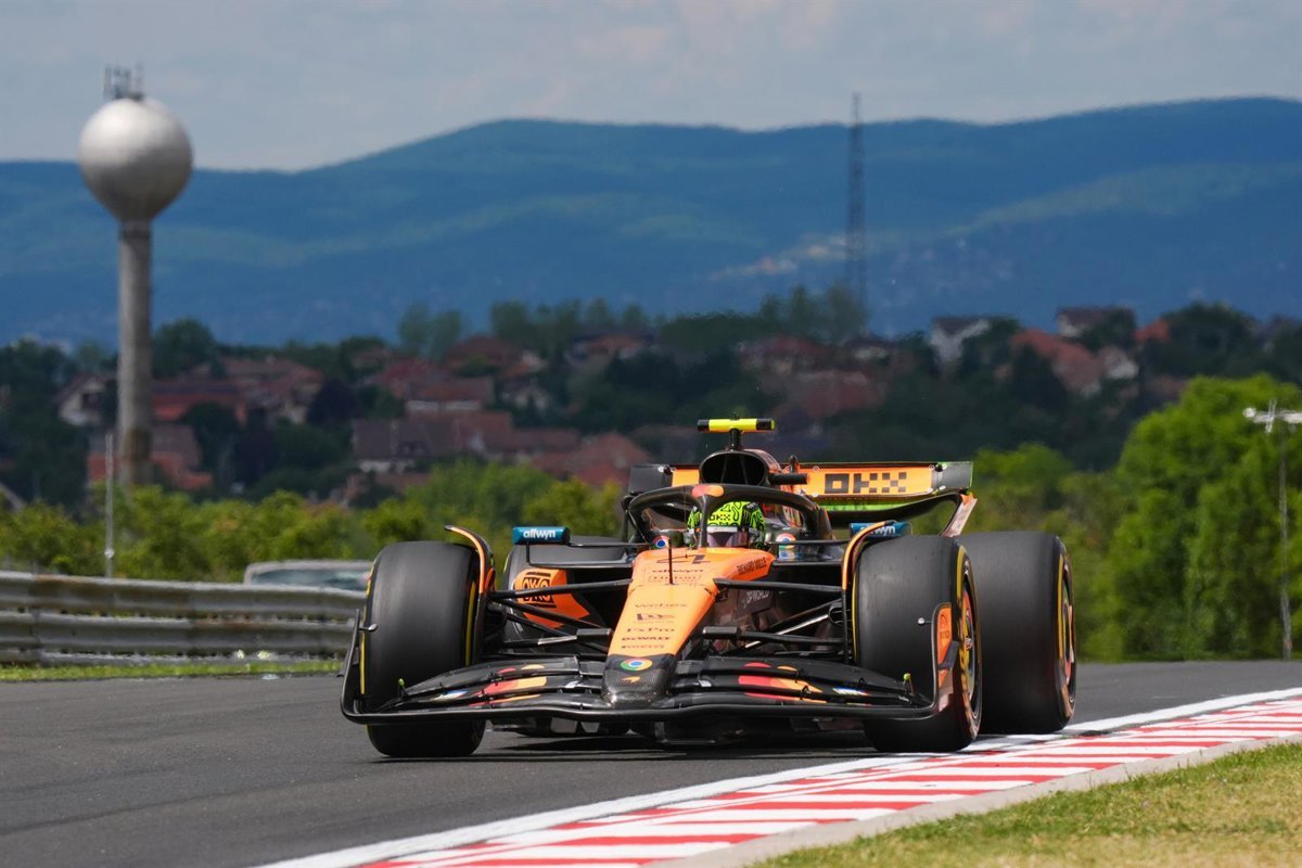 Los McLaren lideran en la primera jornada en Hungaroring, mientras Alonso finaliza quinto