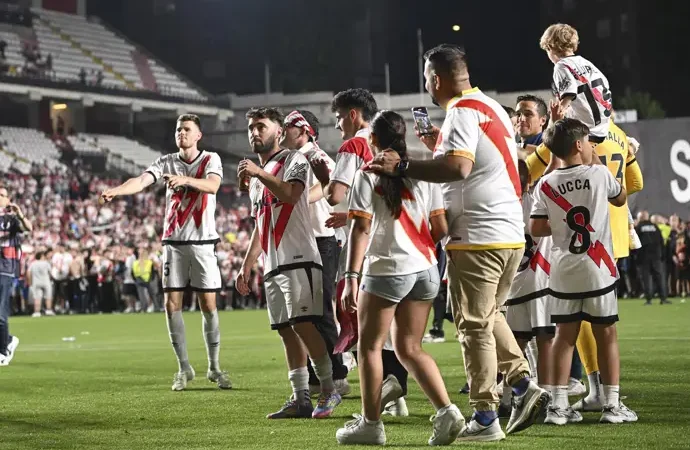 El Rayo Vallecano buscará avanzar a la Conference ante Klaksvík o Neman Grodno