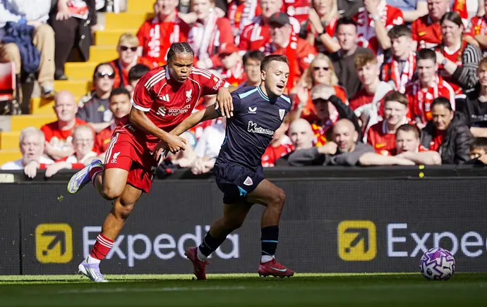 El Athletic sufre una doble derrota ante el Liverpool en Anfield