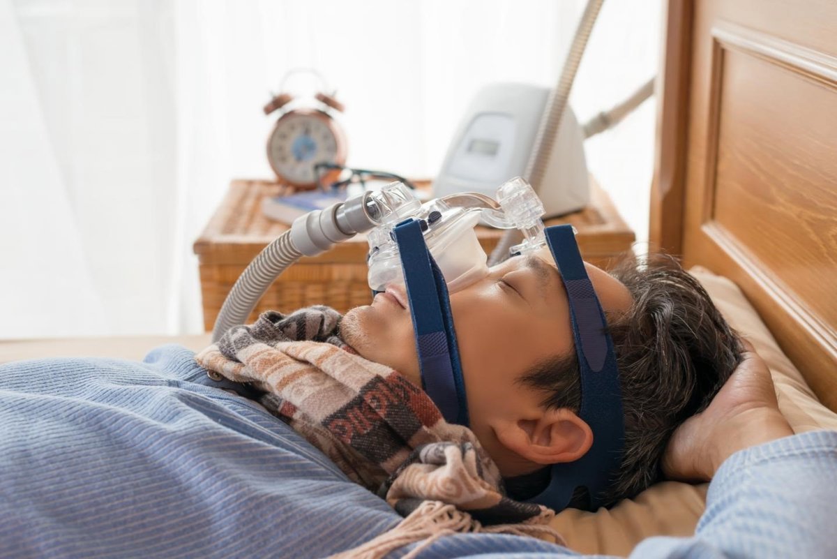 Investigación sugiere que el uso de CPAP puede influir en el riesgo cardíaco según la apnea del
