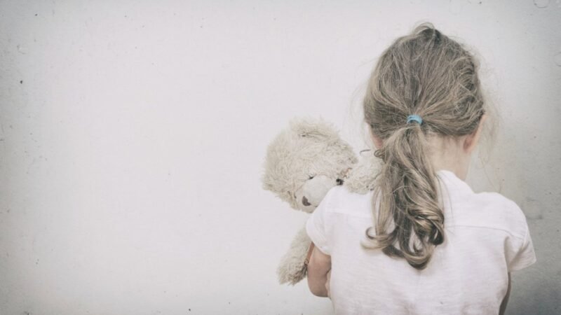 El abuso verbal en la infancia afecta la salud mental en la adultez, al igual que el abuso físico
