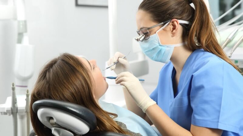 Dentistas advierten sobre los daños irreversibles del uso inadecuado de férulas para bruxismo
