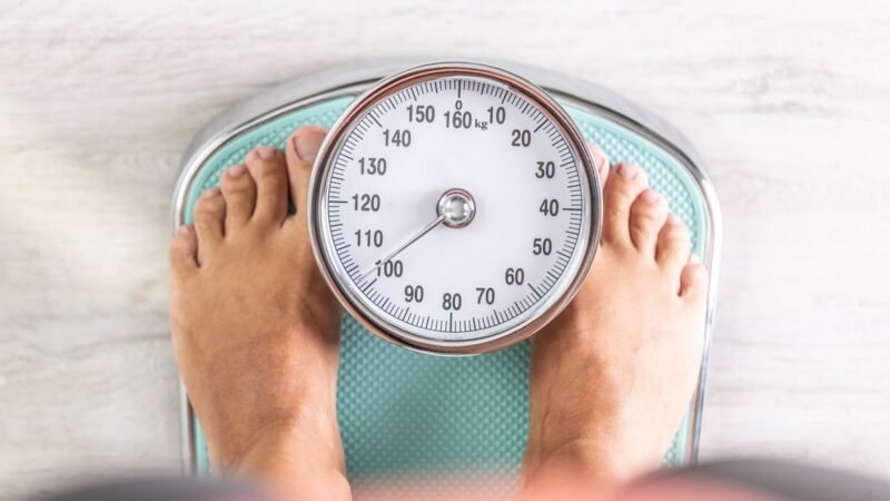 Mitos sobre el metabolismo: lo que realmente engorda no es solo la comida, sino otros factores clave