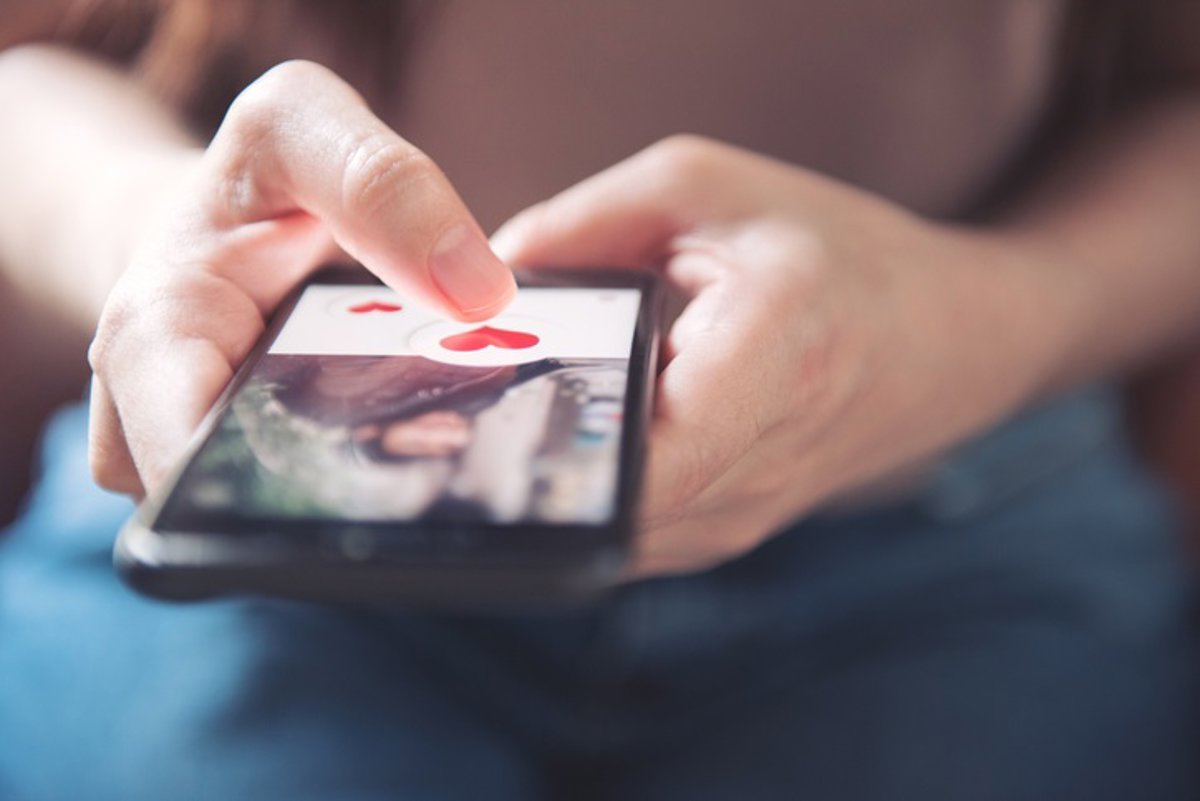 ¿Estás buscando pareja en aplicaciones de citas? Descubre lo que no te han contado sobre su