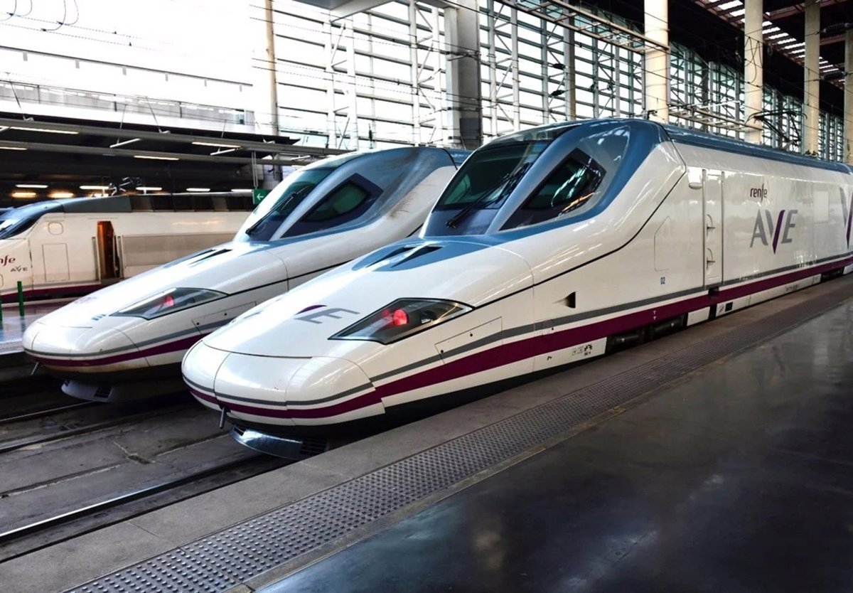 Suspendido el servicio ferroviario entre Madrid y Galicia por incendios hasta el final del día