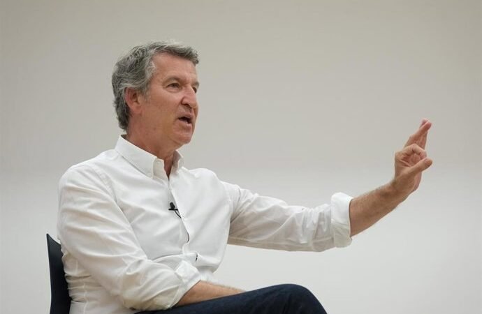 Feijóo planteará en el PP la necesidad de que los altos cargos presenten sus títulos