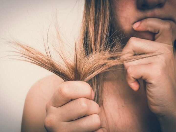 Daños solares en el cabello: consejos para prevenir sequedad y decoloración, según dermatóloga