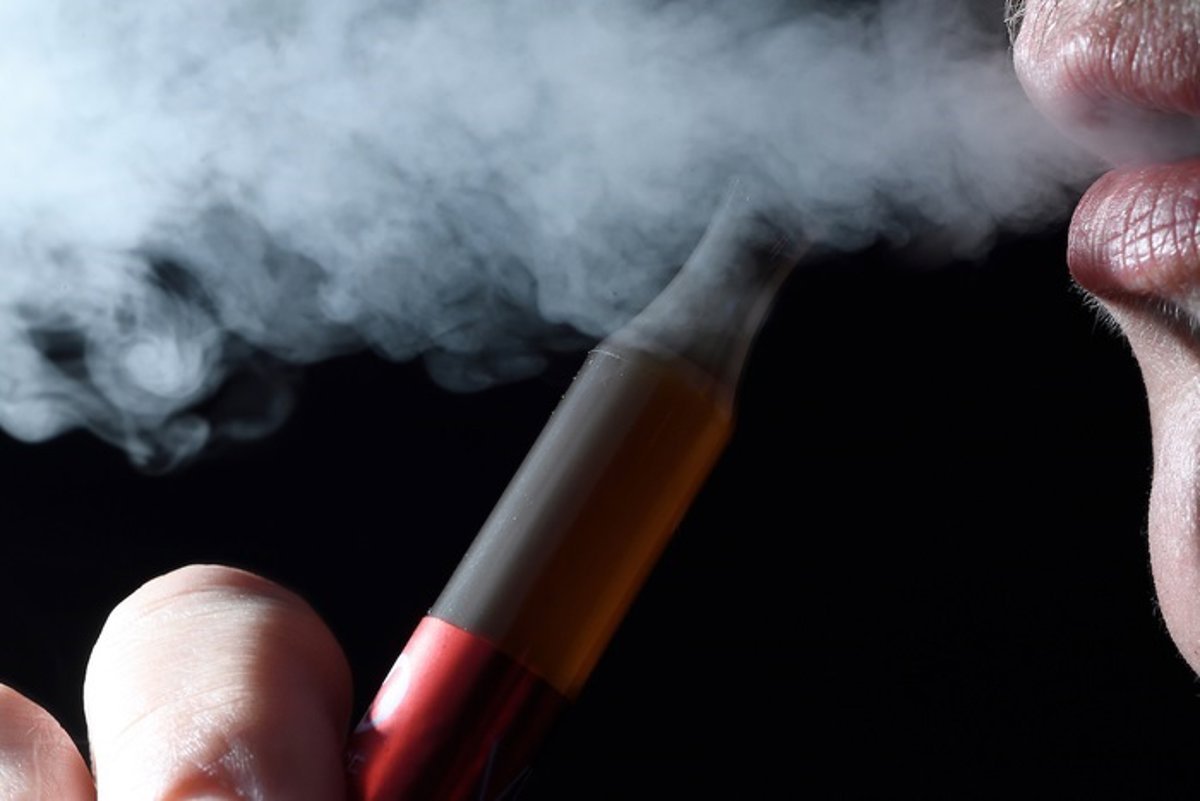 Nofumadores pide la prohibición total de los vapeadores desechables en España