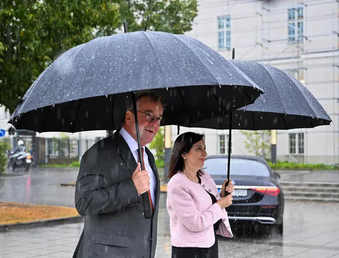 Robles aboga por aumentar la inversión en defensa tras confirmar la OTAN que España cumple el 2%