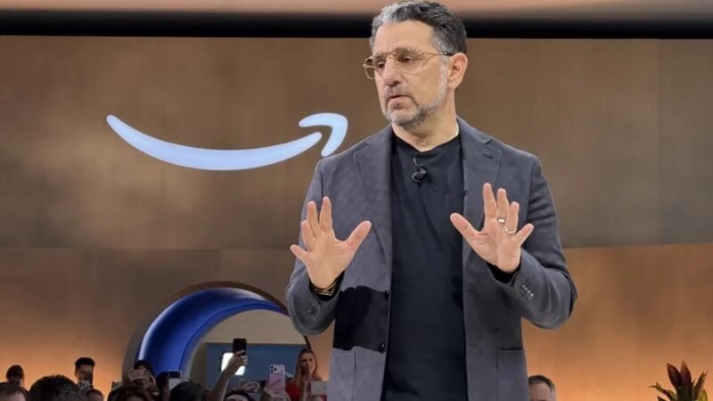 Amazon presenta un nuevo Kindle Scribe más grande, ligero y con pantalla a color por primera vez