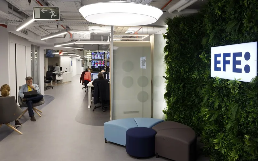 La Agencia EFE y la Fundación ‘la Caixa’ lanzan la XXI edición de sus becas para formación.