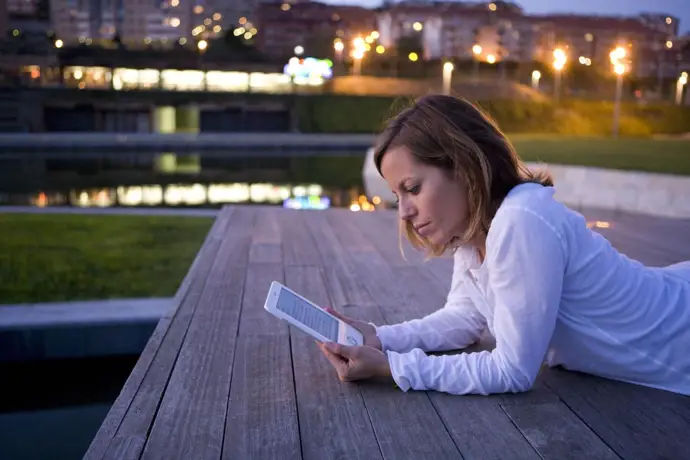 susurros en la niebla: amor y misterio en la españa del siglo xix