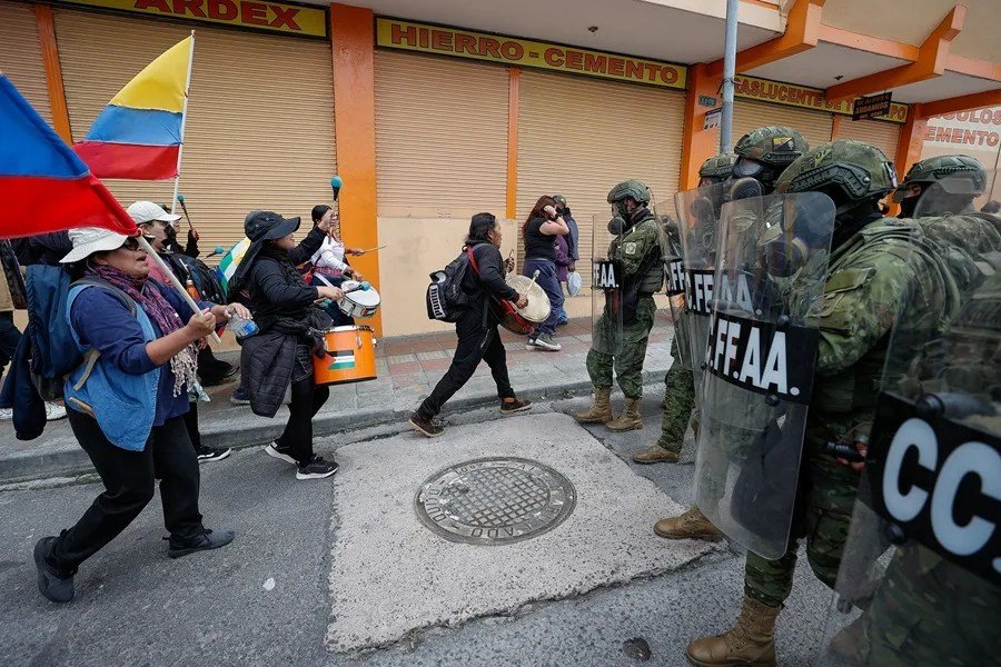 Ecuador lleva cuatro semanas de protestas contra Noboa, quien se mantiene firme en su posición