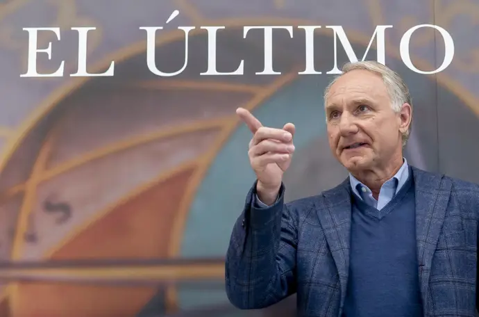 Dan Brown en Madrid presenta ‘El último secreto’: «Amo Estados Unidos, es un tiempo raro, pero no