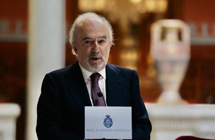 Nadie ha propuesto hasta ahora que el diccionario dependa de la voluntad del gobierno