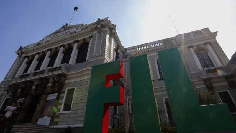 El autor Maalouf inaugura la FIL con una advertencia sobre el incontrolable avance tecnológico