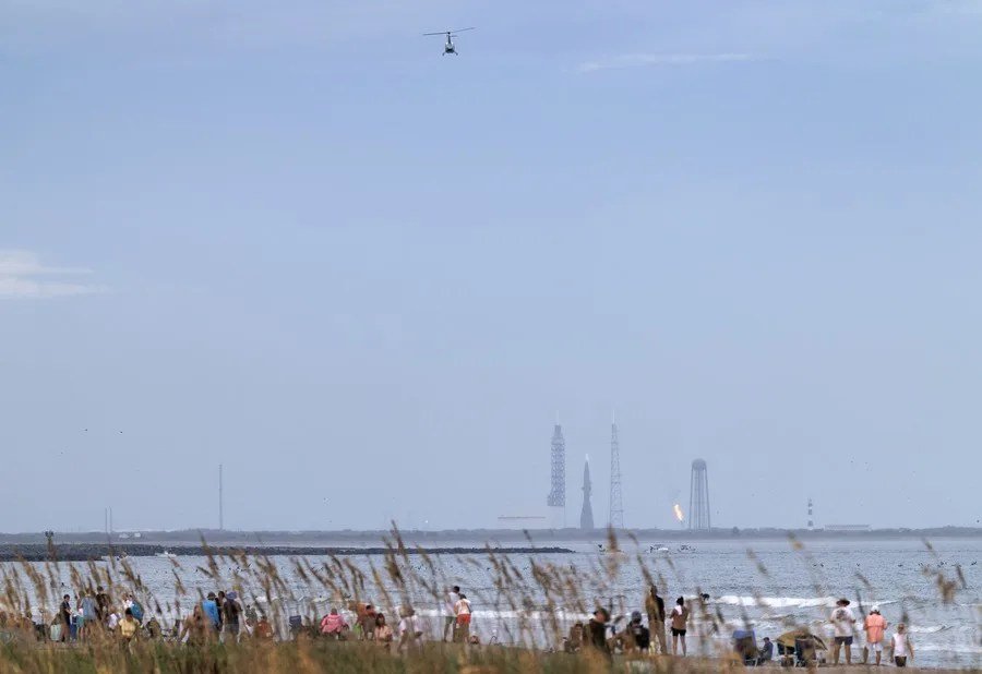 La NASA aplaza el lanzamiento de Escapade a Marte por una tormenta solar; IBM presenta un chip