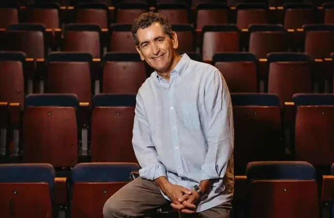 El conocimiento y la crítica enfrentan épocas de incertidumbre y riesgo