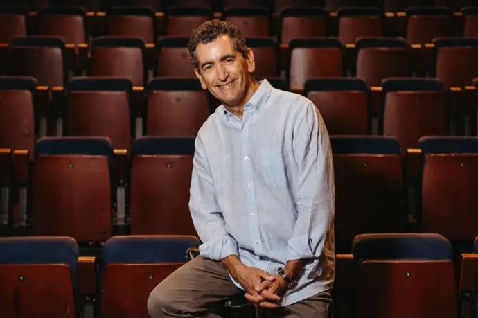 El conocimiento y la crítica enfrentan épocas de incertidumbre y riesgo