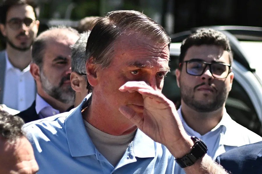 Jair Bolsonaro está «estable» tras un segundo procedimiento por crisis de hipo