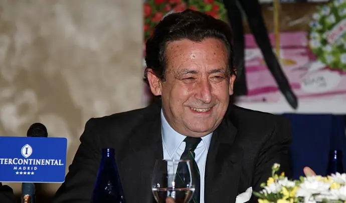 Fallece el periodista Alfonso Ussía a los 77 años, dejando un legado en el ámbito periodístico