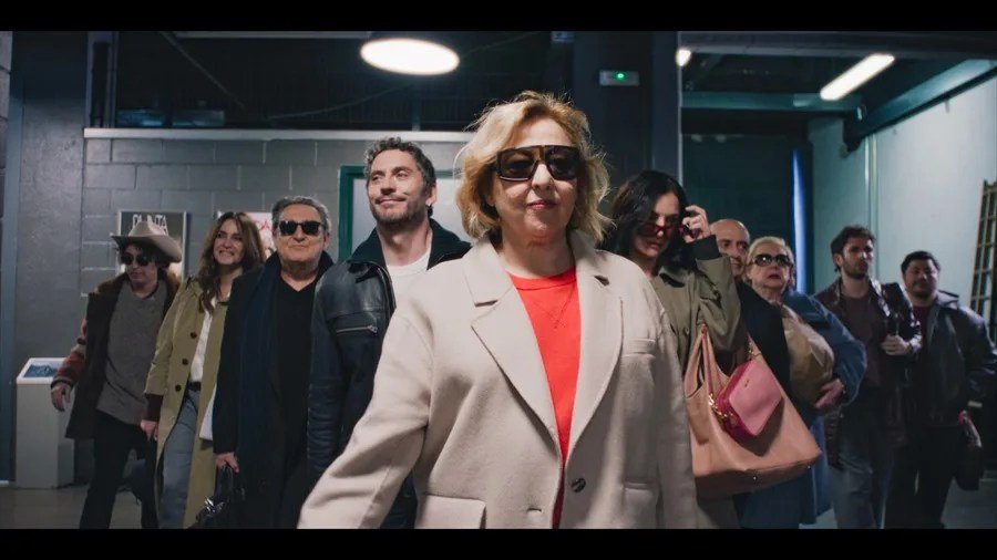 Nuevas películas llegan a la cartelera: ‘Marty Supreme’, ‘Aida y vuelta’ y un documental sobre