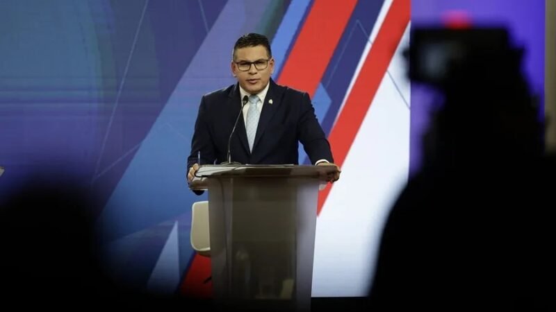 Candidata presidencial de Costa Rica denuncia acoso por parte de otro aspirante a la presidencia