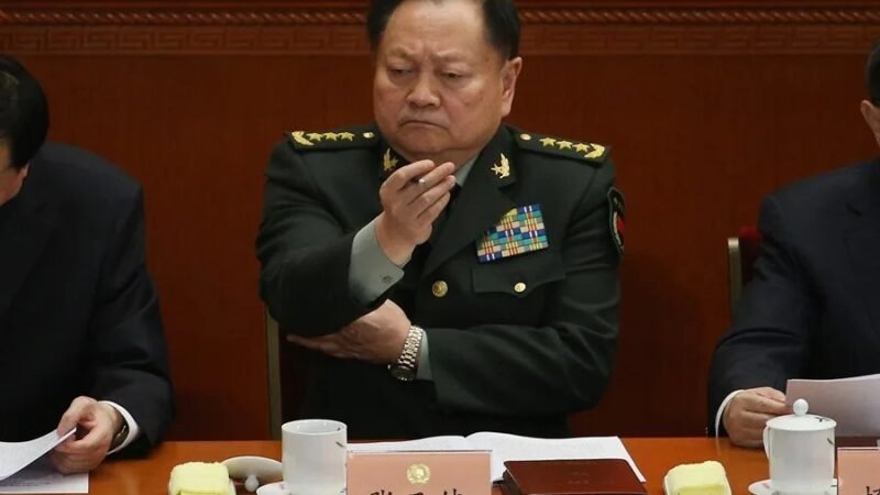 China mantiene su postura de no renunciar al uso de la fuerza contra Taiwán tras una purga militar