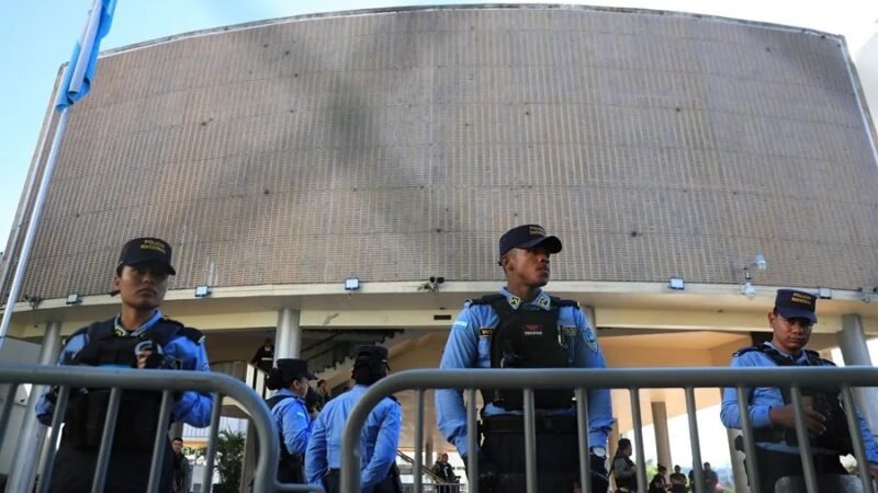 La presidenta de Honduras pide un nuevo conteo de votos tras las elecciones del 30 de noviembre