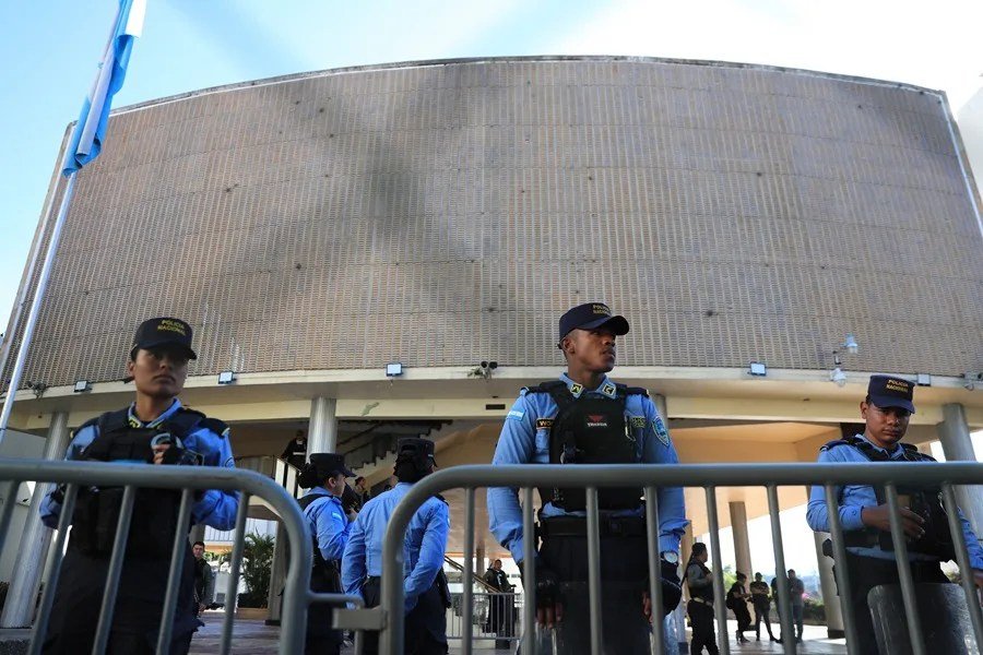 La presidenta de Honduras pide un nuevo conteo de votos tras las elecciones del 30 de noviembre