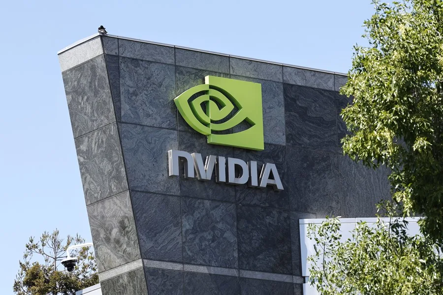 Nvidia destina 2.000 millones de dólares adicionales a CoreWeave para expandir sus centros de datos