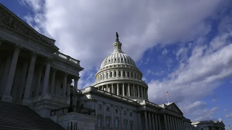 EE.UU. enfrenta un cierre temporal del gobierno mientras aguarda la decisión del Congreso