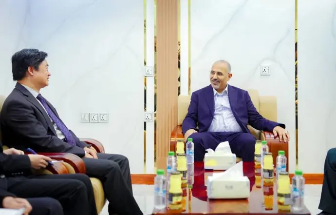 Líder separatista yemení propone transición de dos años y referéndum por la independencia