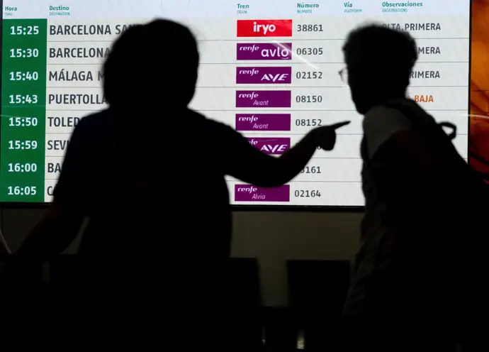 Renfe concluye 2025 con un récord histórico de más de 37 millones de pasajeros en AVE y larga