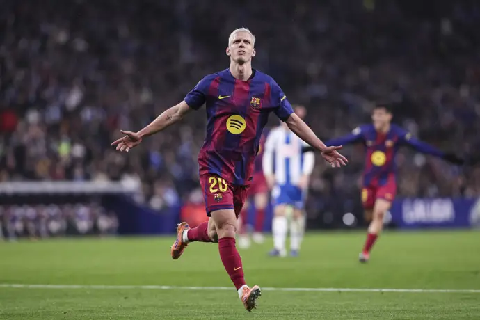 Joan García apaga a Cornellà y refuerza el liderazgo del Barça en la liga