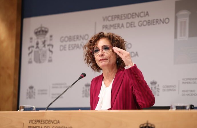 El Gobierno propone aumentar el porcentaje de cesión del IRPF e IVA a las CCAA para inyectar
