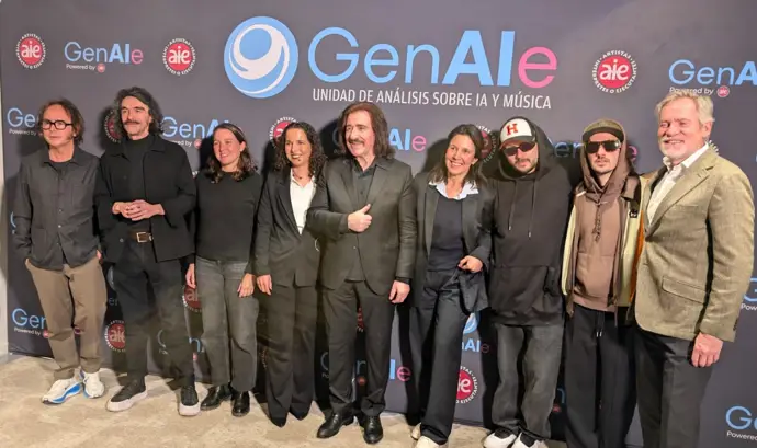 Luis Cobos defiende a Julio Iglesias como «un caballero» y sugiere esperar el veredicto por