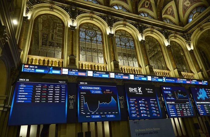 El Ibex 35 baja un 1,34% al cierre, manteniéndose por encima de los 17.400 puntos
