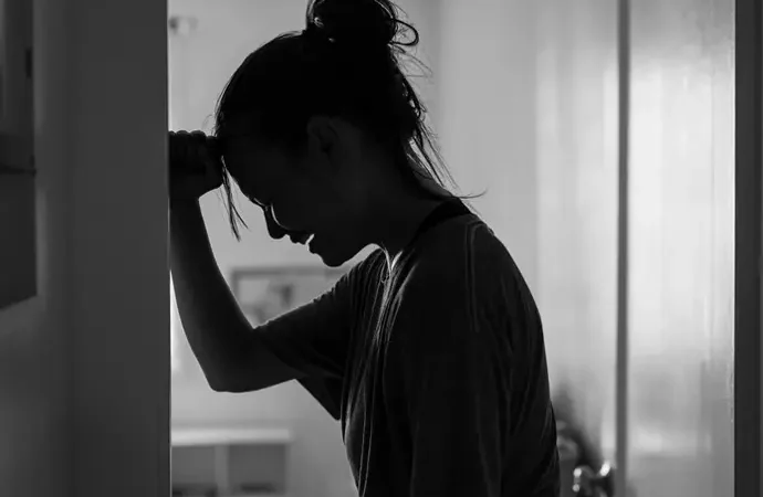 Las mujeres del colectivo LGB enfrentan un mayor riesgo de consumo de alcohol en situaciones de