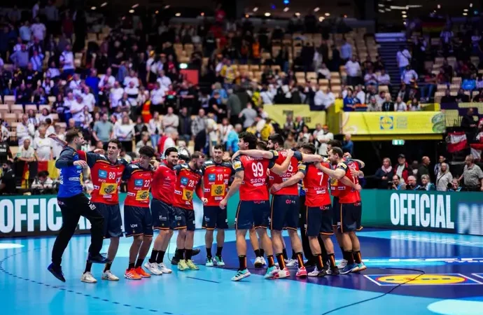 Los hispanos convierten a Francia en un recuerdo y persiguen su sueño de Mundial en el horizonte