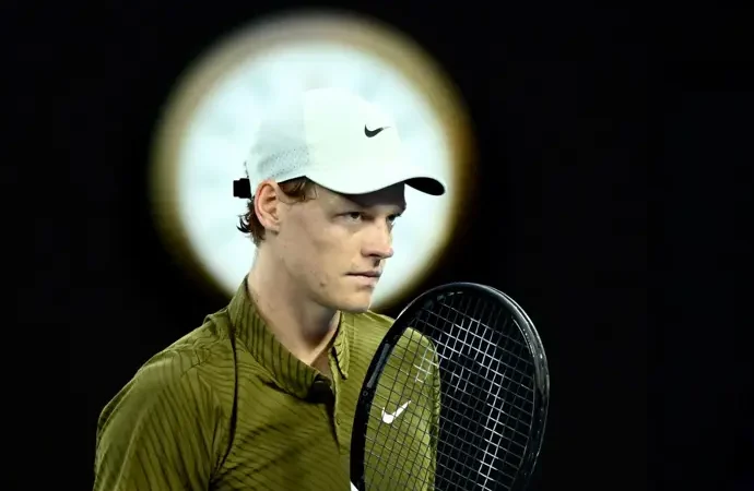 Sinner y Djokovic se enfrentarán en las semifinales del Abierto de Australia